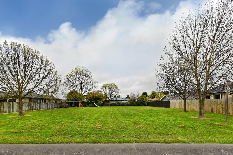 1/1 Iona Place, Sockburn, Christchurch - Carousel 11