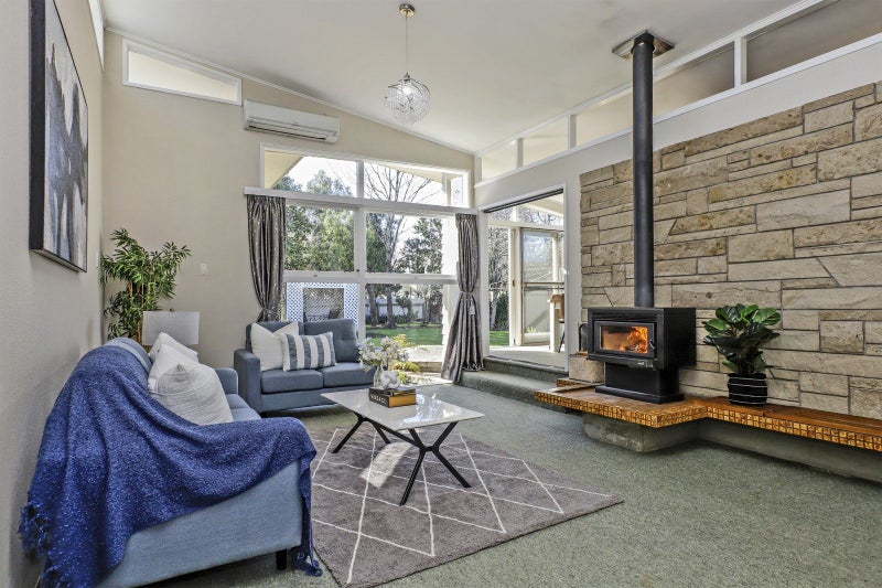 570 Lowe Street, Camberley, Hastings - Carousel 1