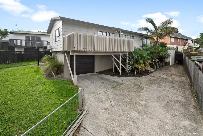 2/332 Whangaparaoa Road, Stanmore Bay, Whangaparaoa - Carousel 1