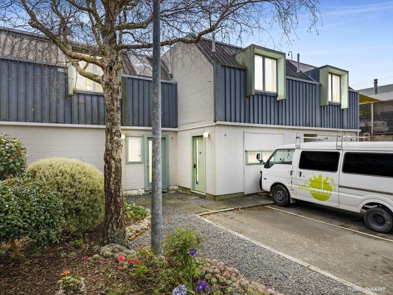 13/15 Mckinley Crescent, Brooklyn, Wellington - Carousel 1