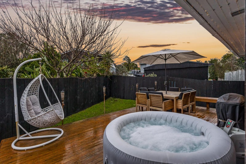 1/6 Daytona Road, Henderson, Auckland - Carousel 2