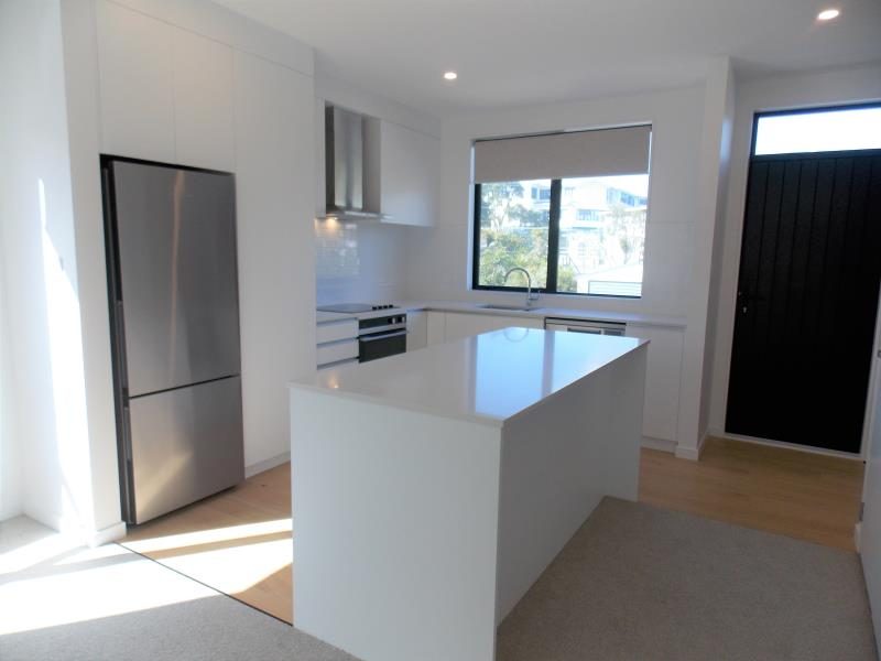 3/210 Karori Road, Karori, Wellington - Carousel 2