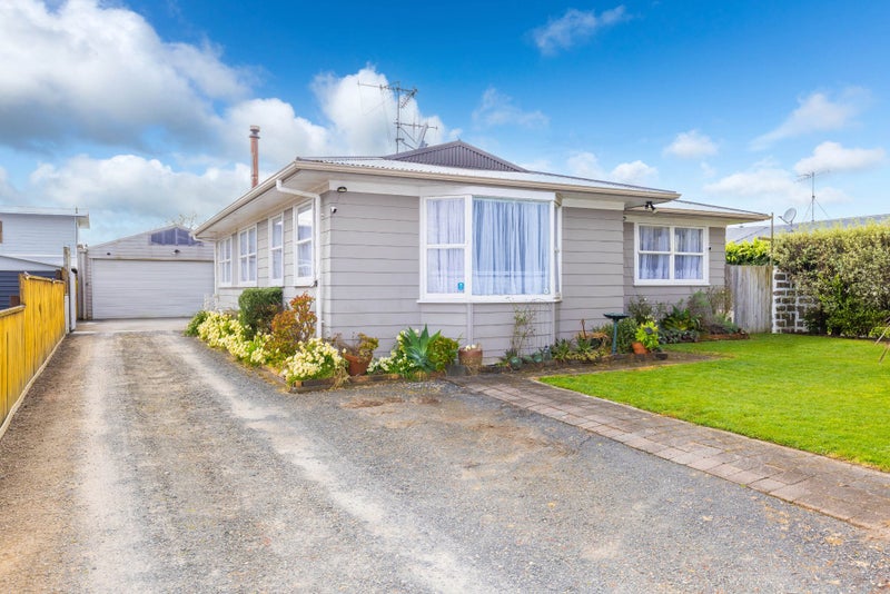 10 Grange Avenue, Nawton, Hamilton - Carousel 1