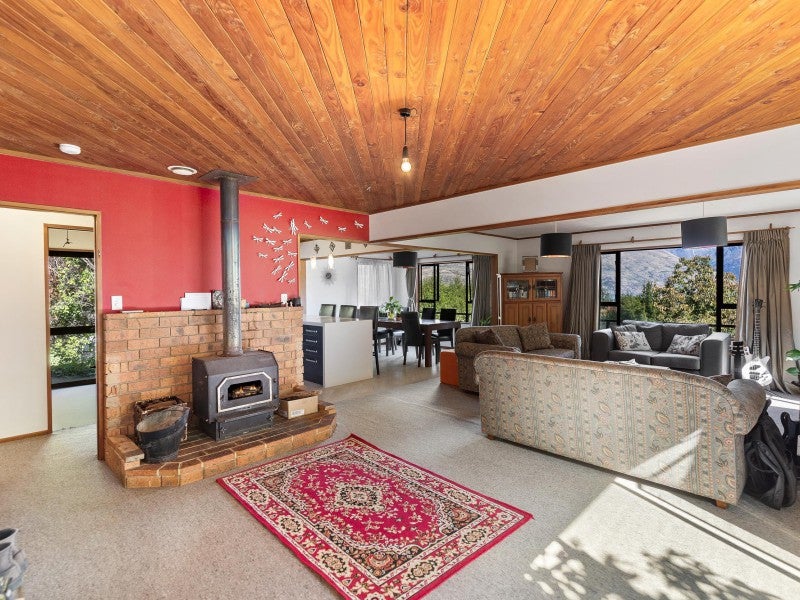 279 Fernhill Road, Sunshine Bay, Queenstown - Carousel 2