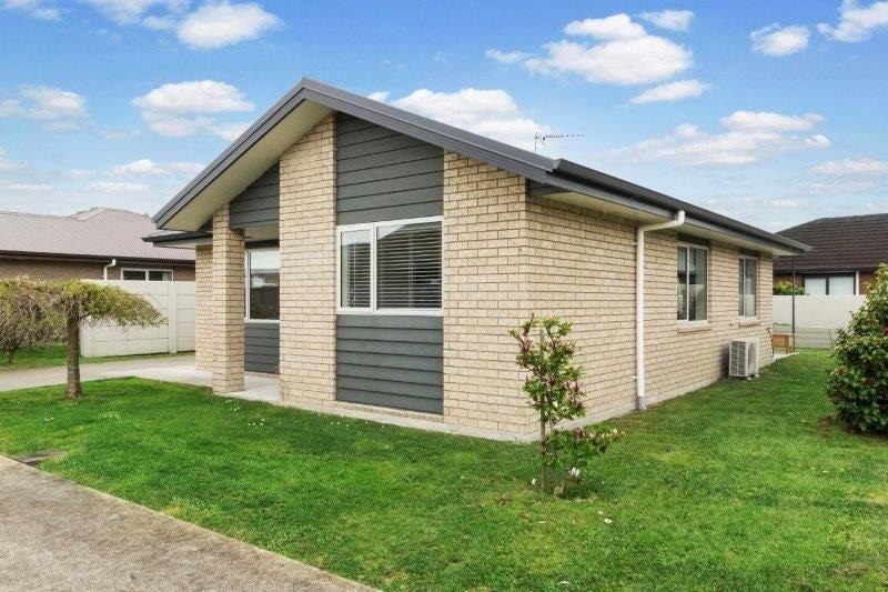 27 Landmark Court, Huntington, Hamilton - Carousel 2