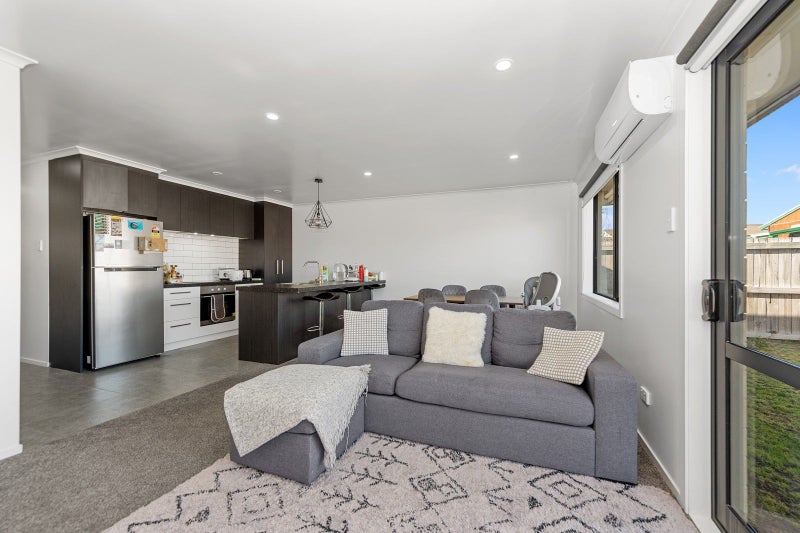 25B Rawlings Street, Bader, Hamilton - Carousel 1