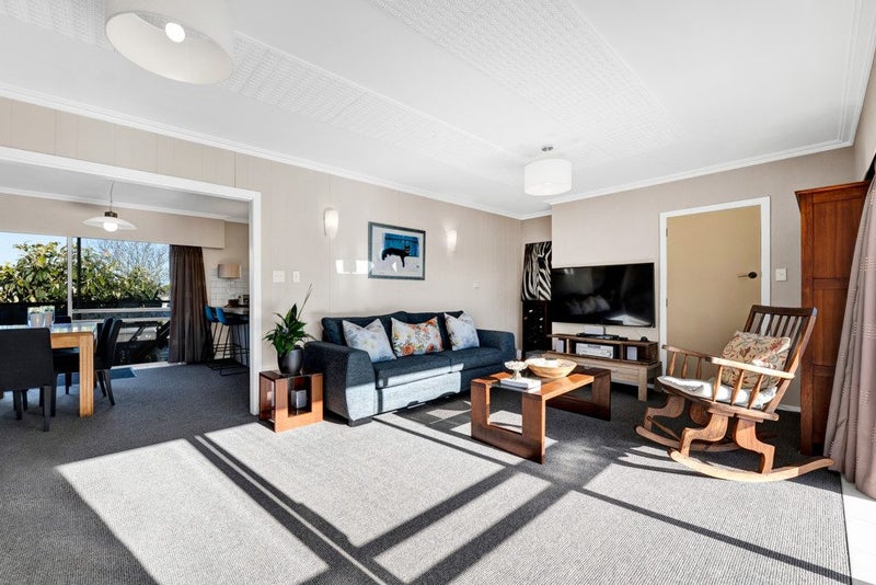 17 Dives Avenue, Hawera - Carousel 2