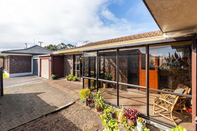 2/1307 Dominion Road Extension, Mount Roskill, Auckland - Carousel 2