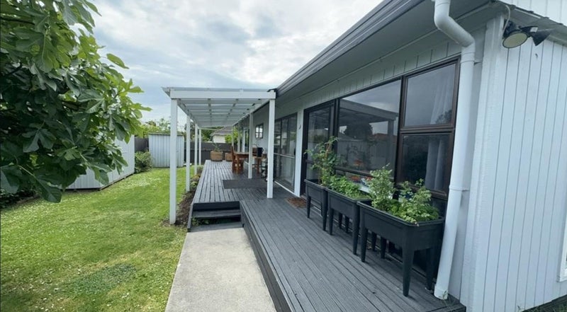 910A Grove Road, Mayfair, Hastings - Carousel 1