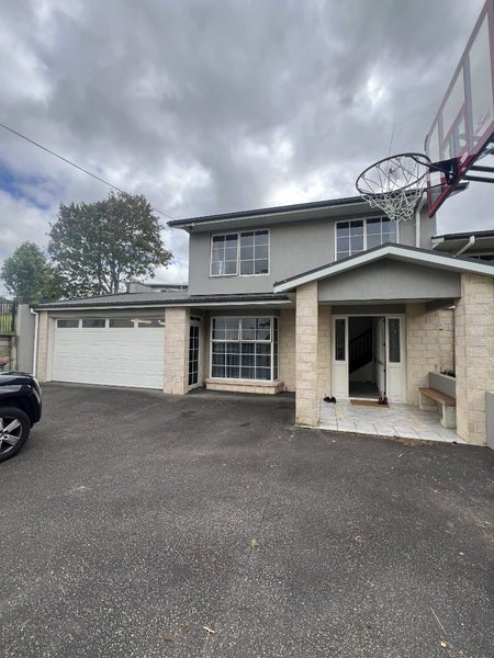 12 Foster Road, Temple View, Hamilton - Carousel 1