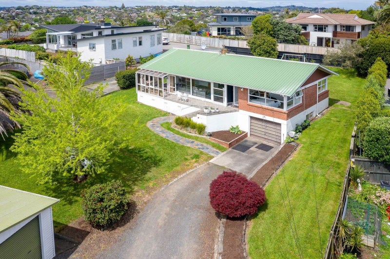 111 Litten Road, Cockle Bay, Auckland - Carousel 1
