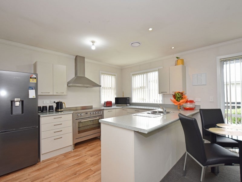 82 Lothian Crescent, Strathern, Invercargill - Carousel 2