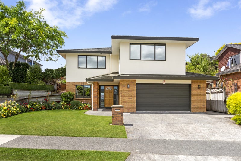 18 Clearwater Terrace, Brown Owl, Upper Hutt - Carousel 1