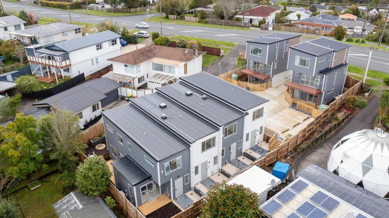 298B Sunset Road, Windsor Park, Auckland - Carousel 1