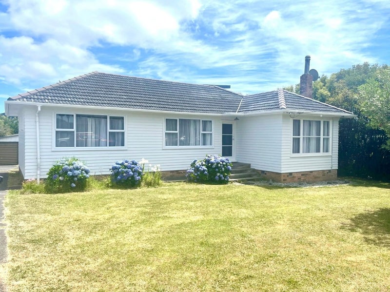 5 Clendon Avenue, Papatoetoe, Auckland - Carousel 1