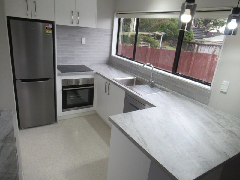 1/25 Invercargill Drive, Kelson, Lower Hutt - Carousel 2