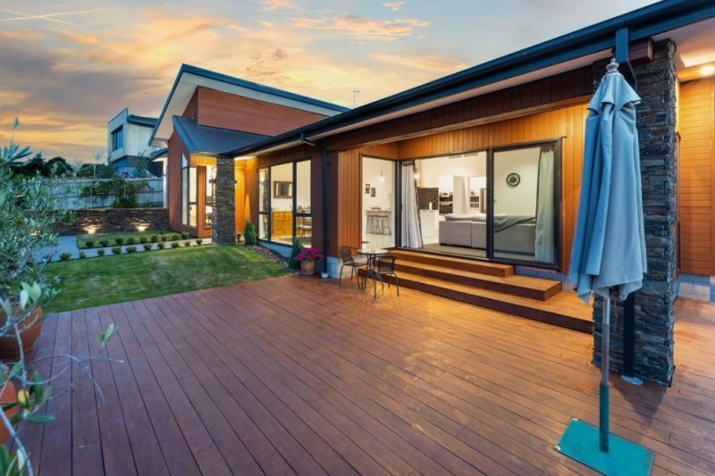 1 Vista Place, Huntsbury, Christchurch - Carousel 1