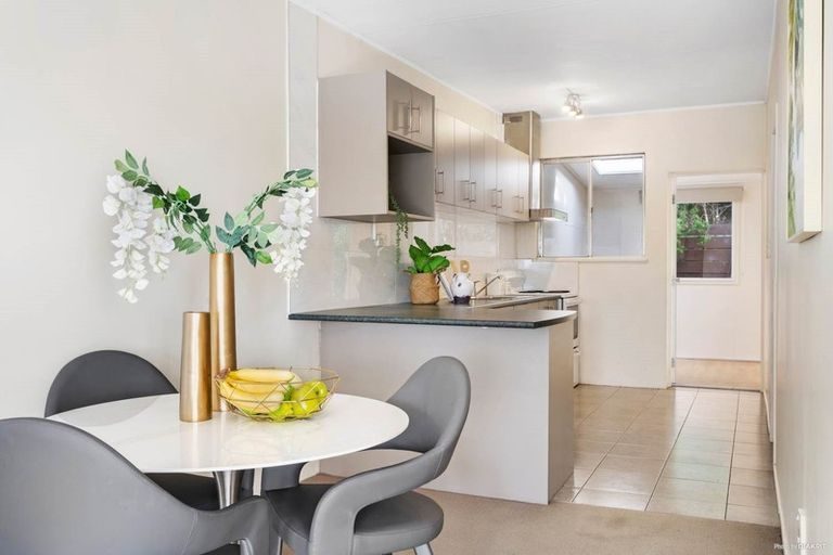 2/21 Aliford Avenue, Ellerslie, Auckland - Carousel 2