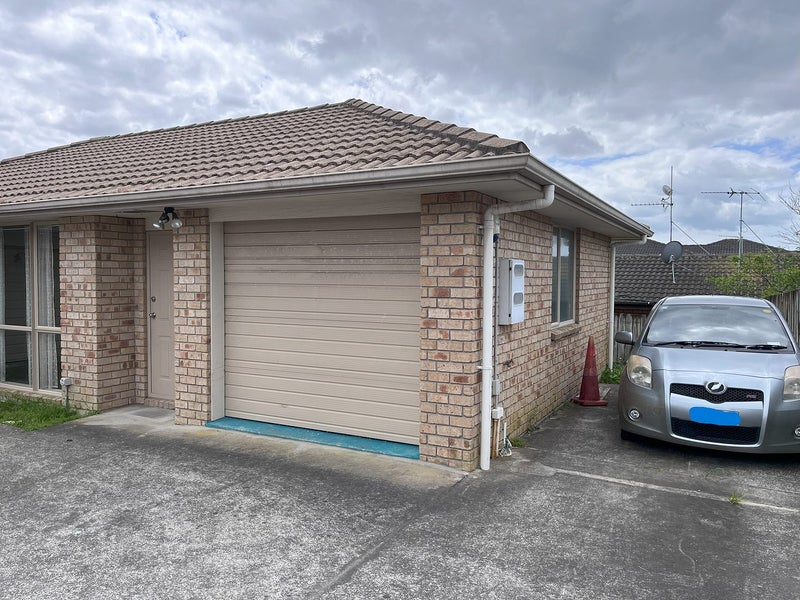 23 Raphoe Road, Flat Bush, Auckland - Carousel 1