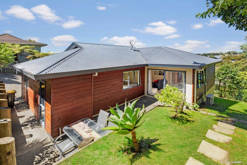 2/75D Target Road, Totara Vale, Auckland - Carousel 1