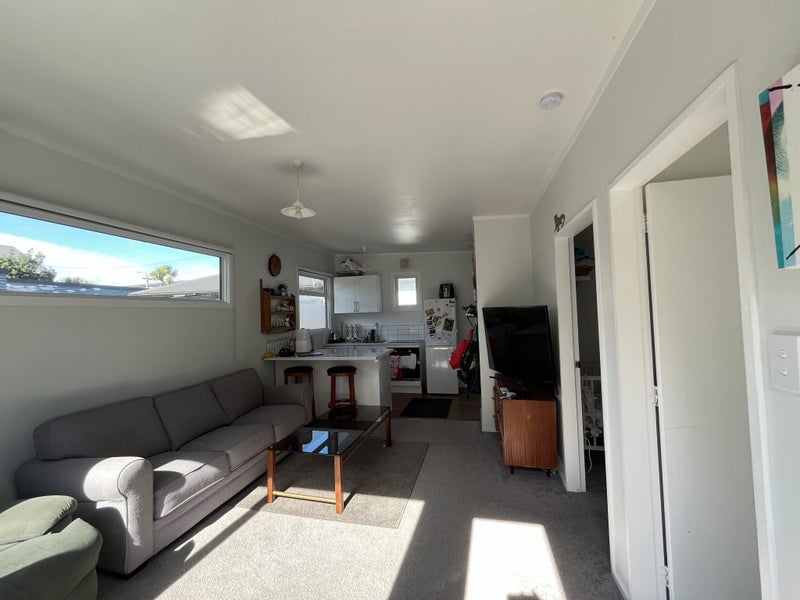 16A Rua Street, Lyall Bay, Wellington - Carousel 2