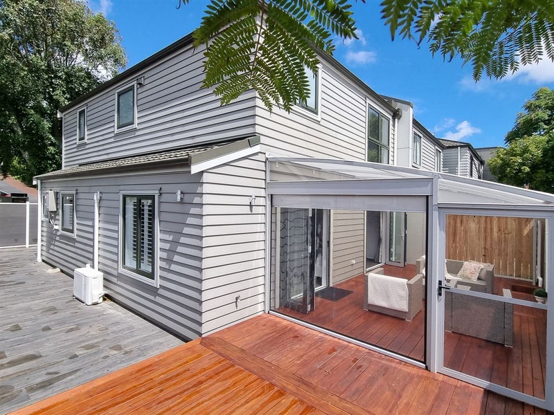 2/21 Fields Parade, Oteha, Auckland - Carousel 2