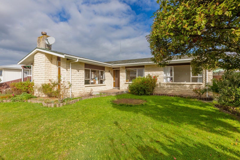 37 Robinson Crescent, Tamatea, Napier - Carousel 2