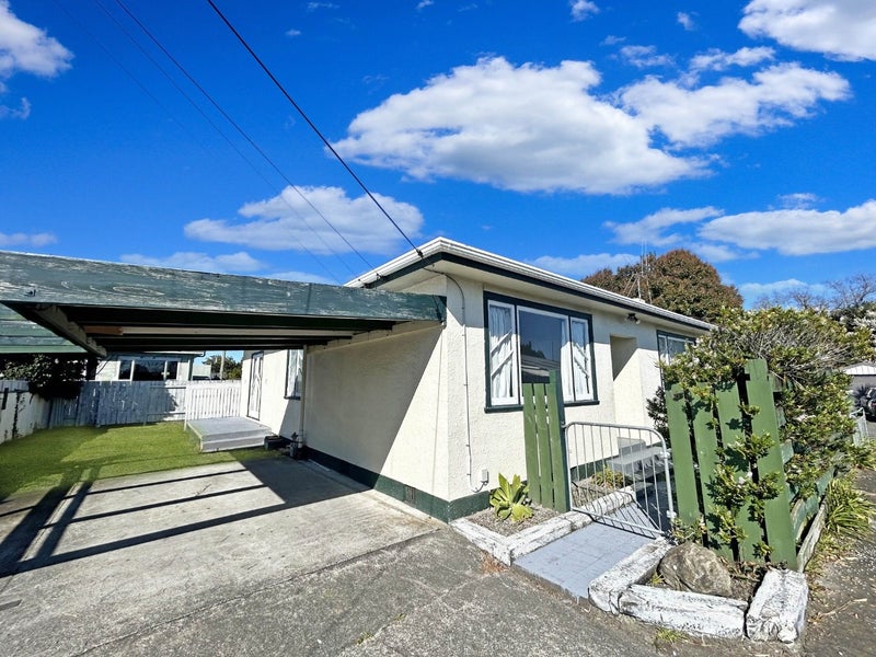 16 Wood Street, Takaro, Palmerston North - Carousel 1