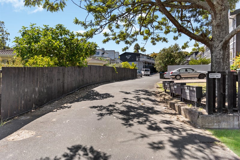 1/11 Don Croot Street, Western Springs, Auckland - Carousel 15