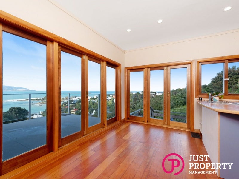 19 Oku Street, Island Bay, Wellington - Carousel 2