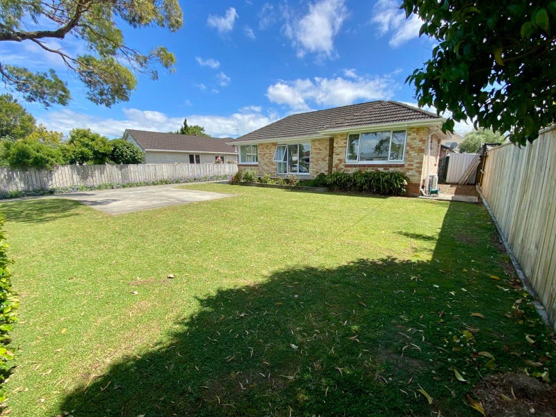 9 Browns Avenue, Pakuranga, Auckland - Carousel 1