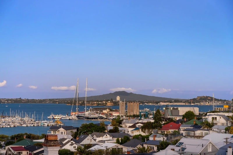 16 Seymour Street, Saint Marys Bay, Auckland - Carousel 2