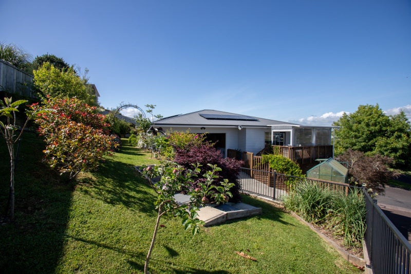 16 Ohinemuri Place, Paeroa, Paeroa - Carousel 2