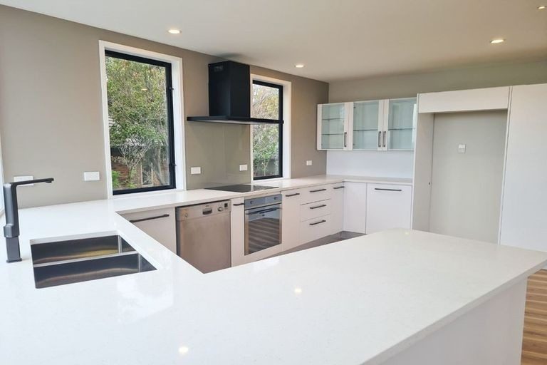 8 Blencathra Place, Westmorland, Christchurch - Carousel 2