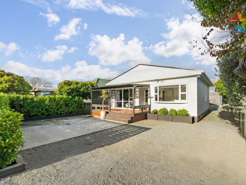 14 Golf Road, Manor Park, Lower Hutt - Carousel 2