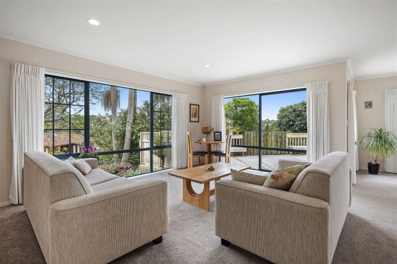 6 Aries Place, Shelly Park, Auckland - Carousel 2