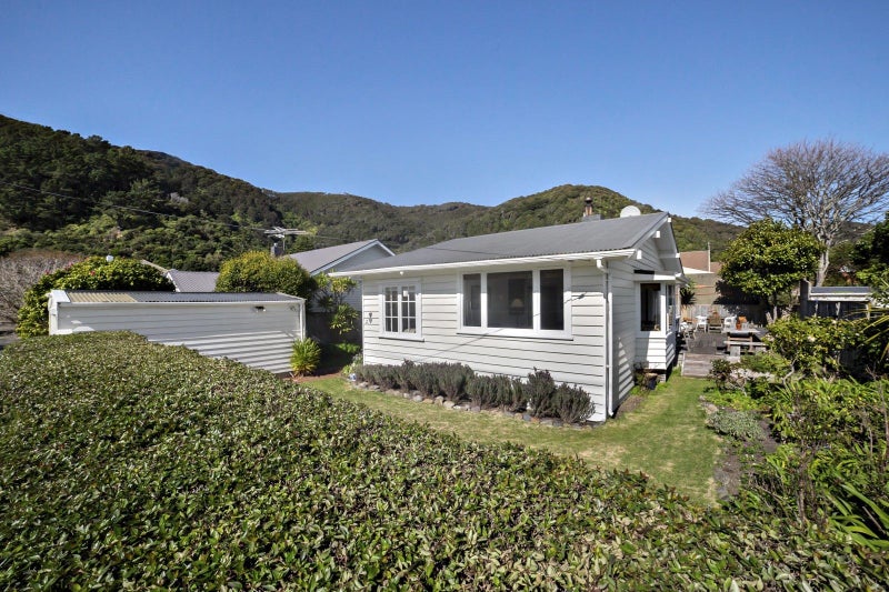 17 Karamu Street, Eastbourne, Lower Hutt - Carousel 2