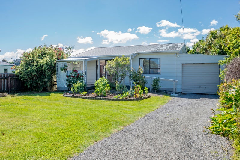 32 Hillcrest Road, Raumati South, Paraparaumu - Carousel 1