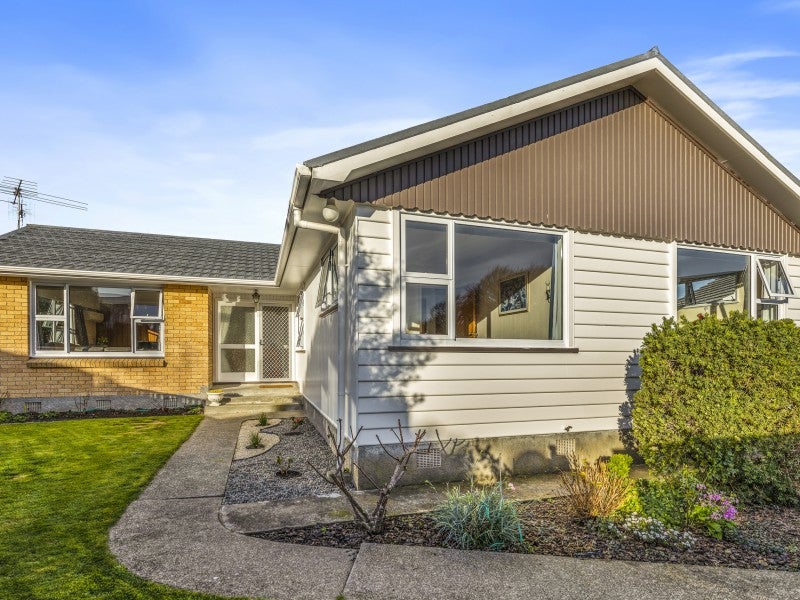 7 Ferretti Grove, Avalon, Lower Hutt - Carousel 2