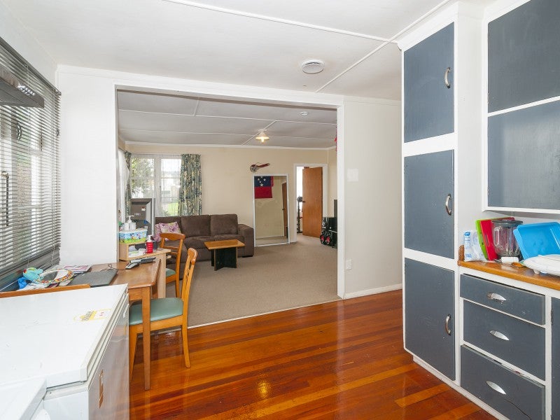 1/18 Rata Street, Naenae, Lower Hutt - Carousel 1