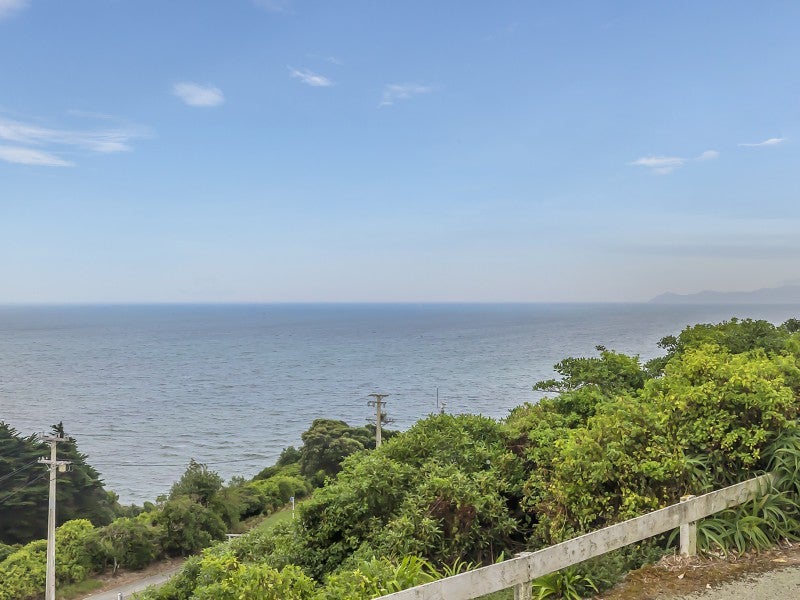 21 Te Pari Pari Road, Pukerua Bay, Porirua - Carousel 2