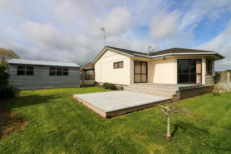 24 Dalfield Place, Highbury, Palmerston North - Carousel 1