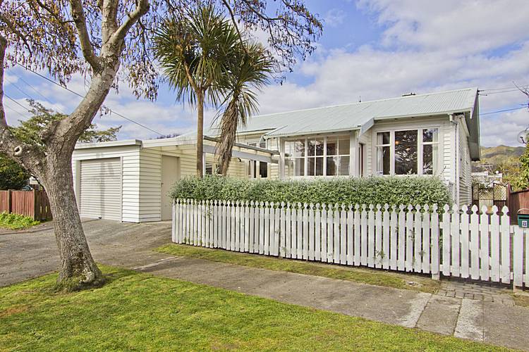 8 Athlone Crescent, Boulcott, Lower Hutt - Carousel 1