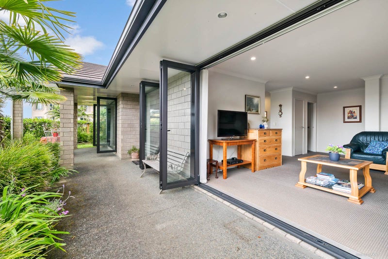 88 West Hoe Heights, Orewa, Orewa - Carousel 2
