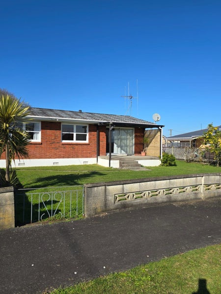 1 Cotton Street, St Andrews, Hamilton - Carousel 1