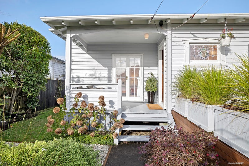 22 Kingsway Avenue, Sandringham, Auckland - Carousel 19