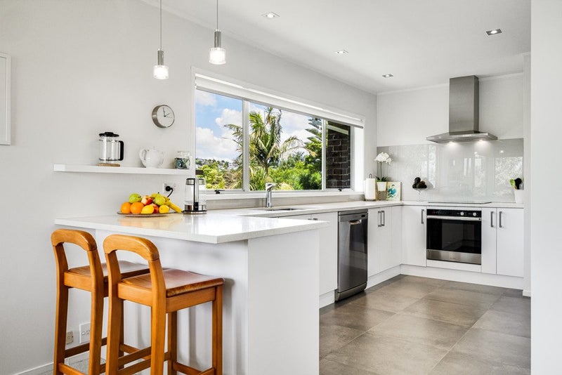 27 Redwing Street, Browns Bay, Auckland - Carousel 2
