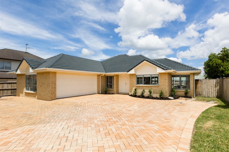 4 Montecito Place, Golflands, Auckland - Carousel 2