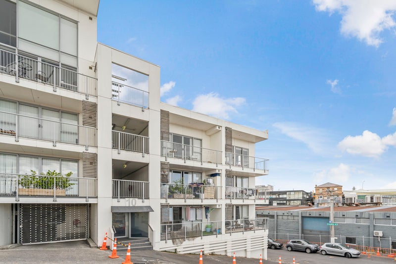 212/10 Flower Street, Eden Terrace, Auckland - Carousel 10