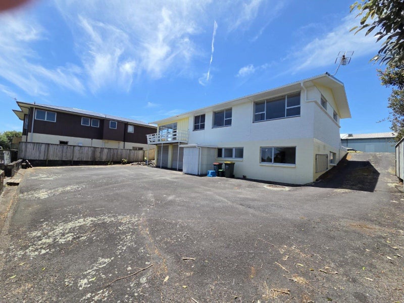 56 Nevada Drive, Merrilands, New Plymouth - Carousel 2